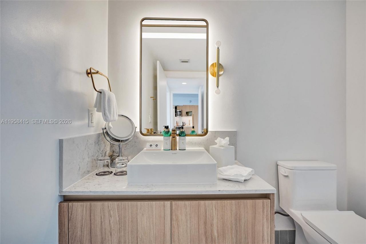 159 NE 6th St, Unit 3405, Miami, FL 33132 Photo