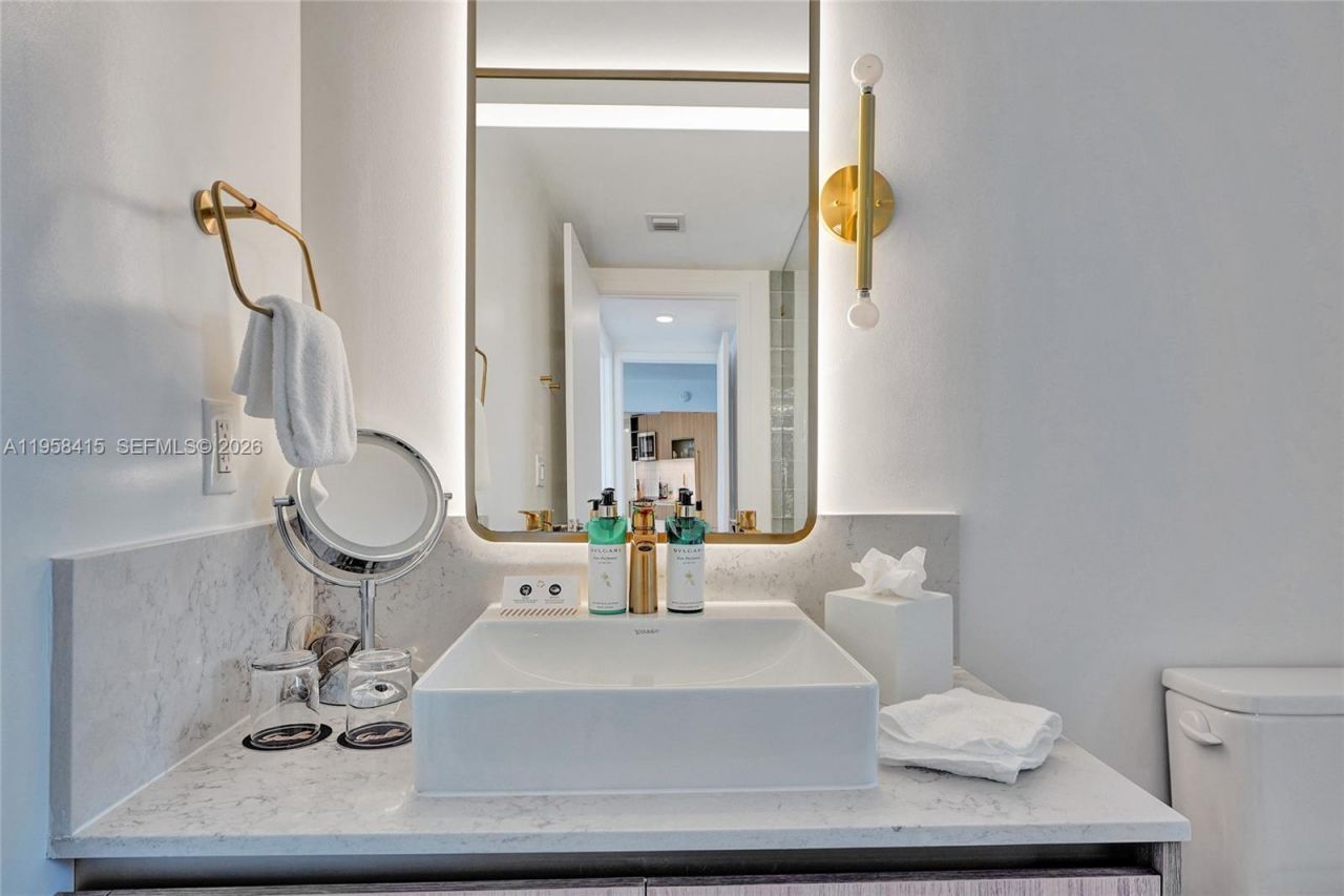 159 NE 6th St, Unit 3405, Miami, FL 33132 Photo