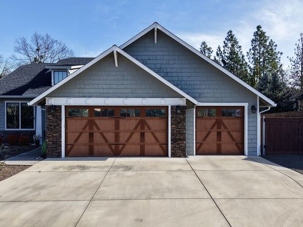 209 White Oak Way, Shady Cove, OR 97539