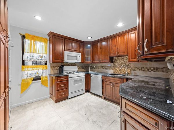 16737 109th Road , Jamaica, NY 11433