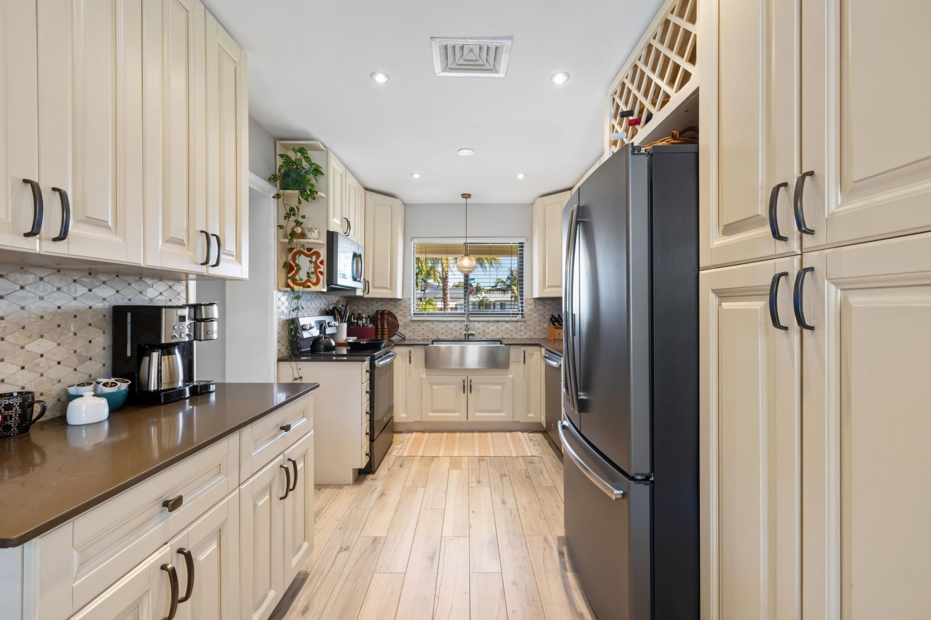 310 Orange Way, West Palm Beach, FL 33405 Photo