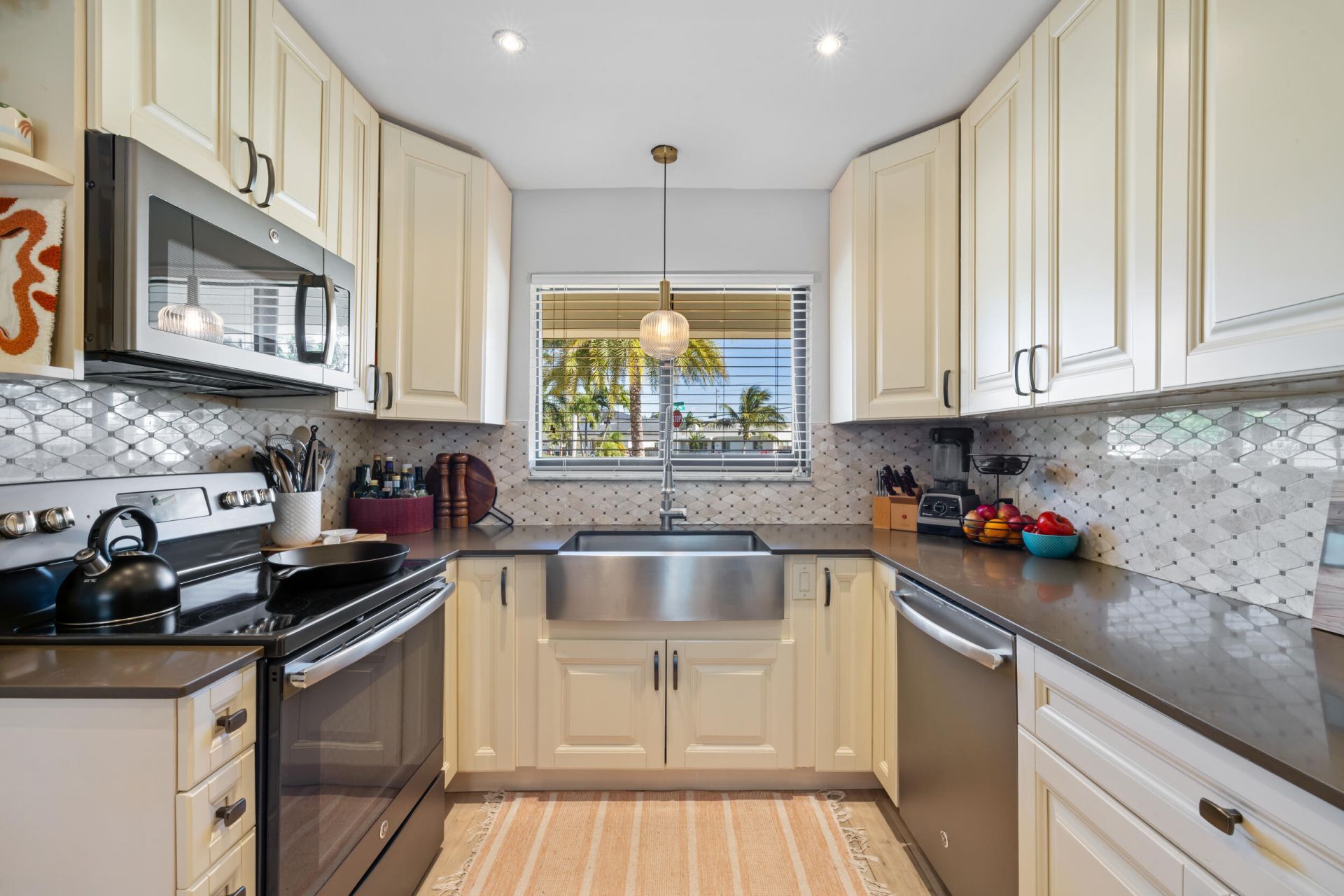 310 Orange Way, West Palm Beach, FL 33405 Photo