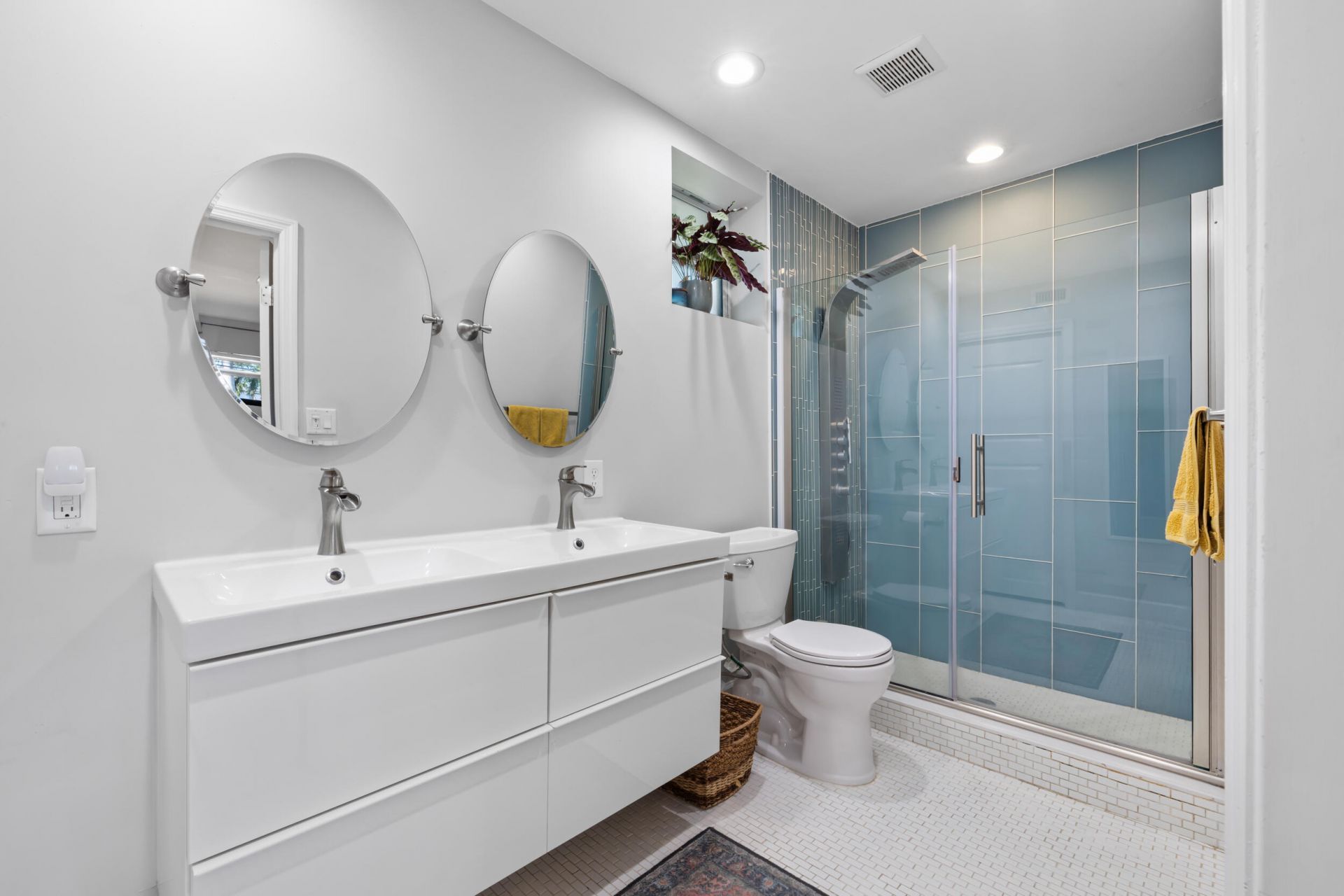 310 Orange Way, West Palm Beach, FL 33405 Photo