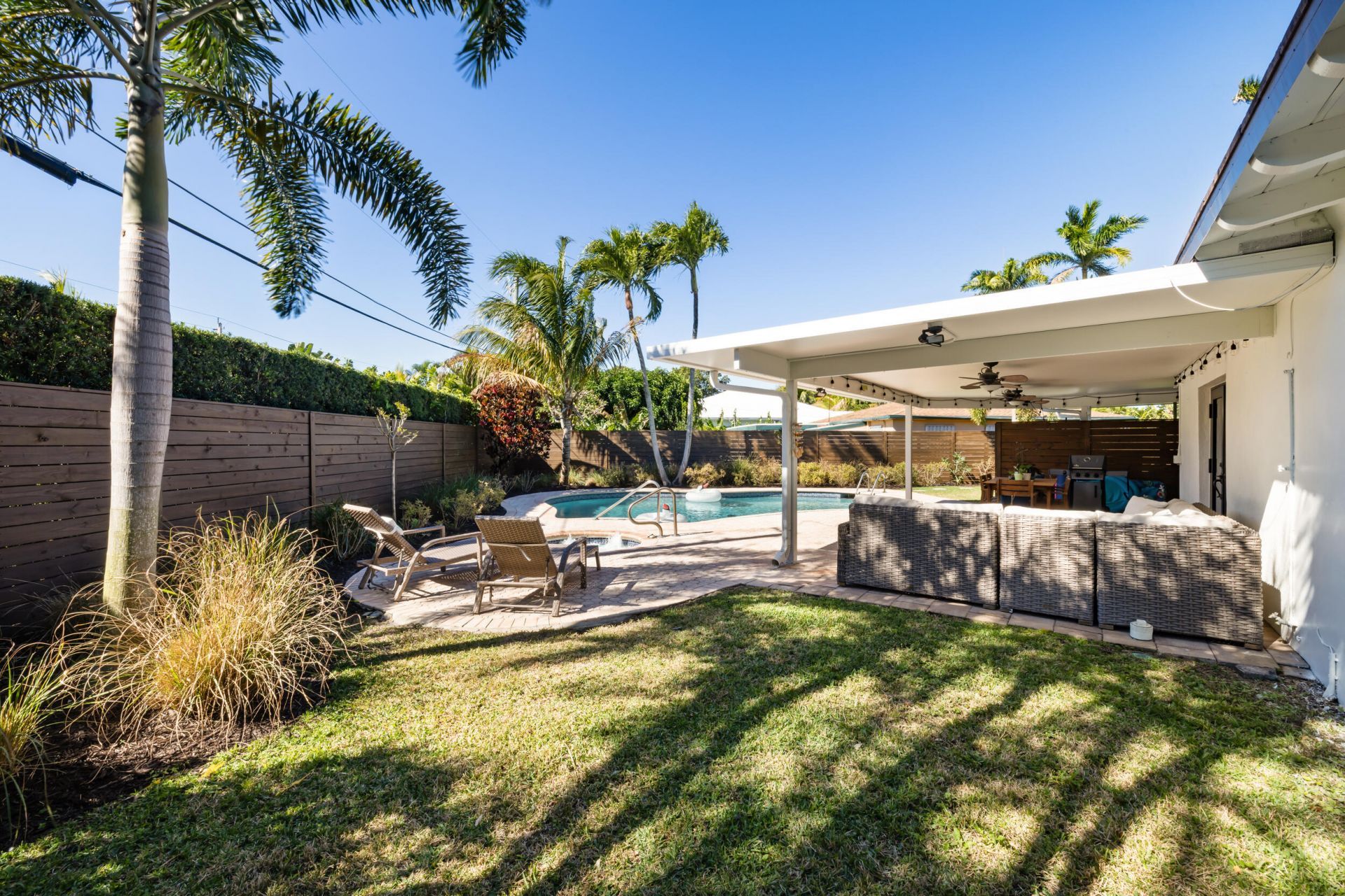 310 Orange Way, West Palm Beach, FL 33405 Photo