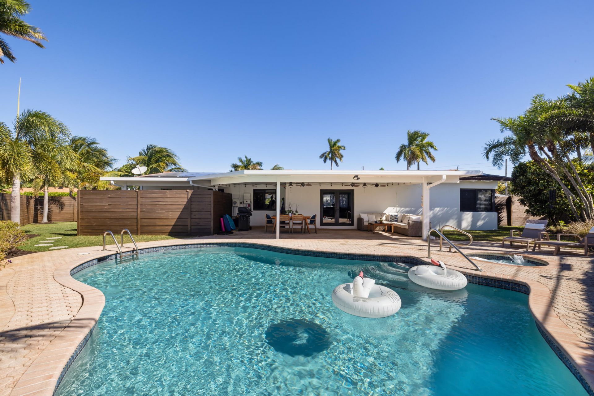 310 Orange Way, West Palm Beach, FL 33405 Photo