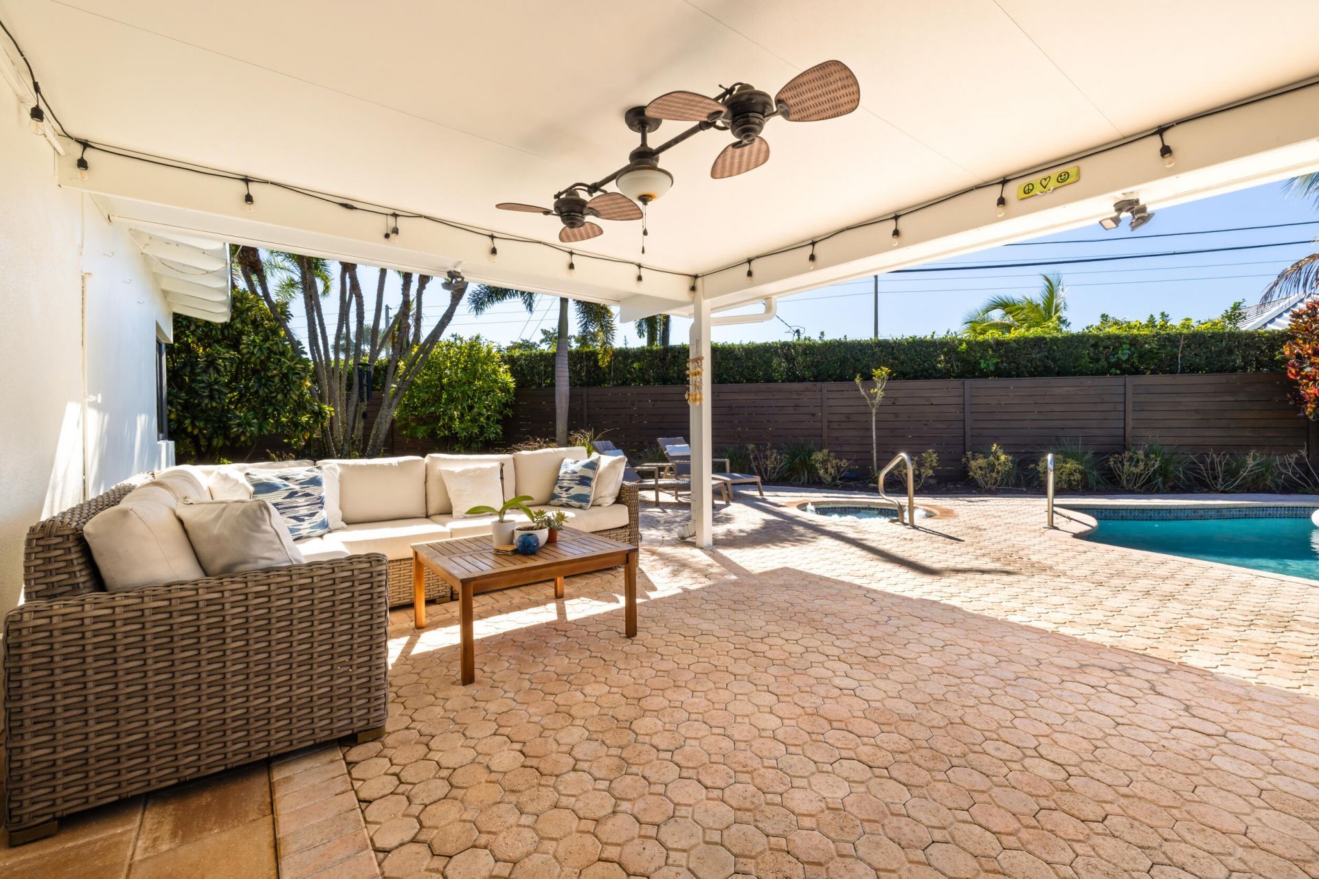 310 Orange Way, West Palm Beach, FL 33405 Photo