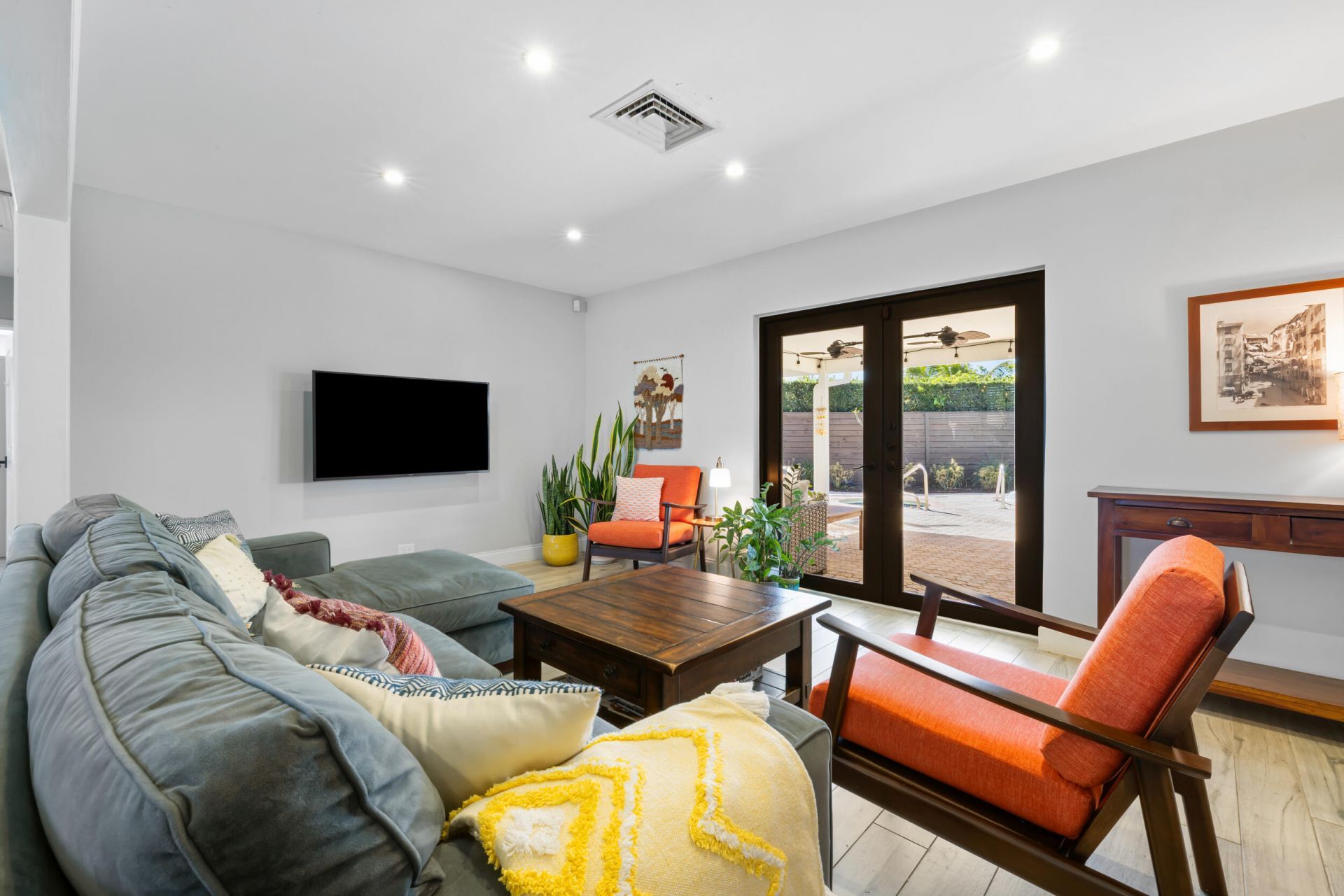 310 Orange Way, West Palm Beach, FL 33405 Photo