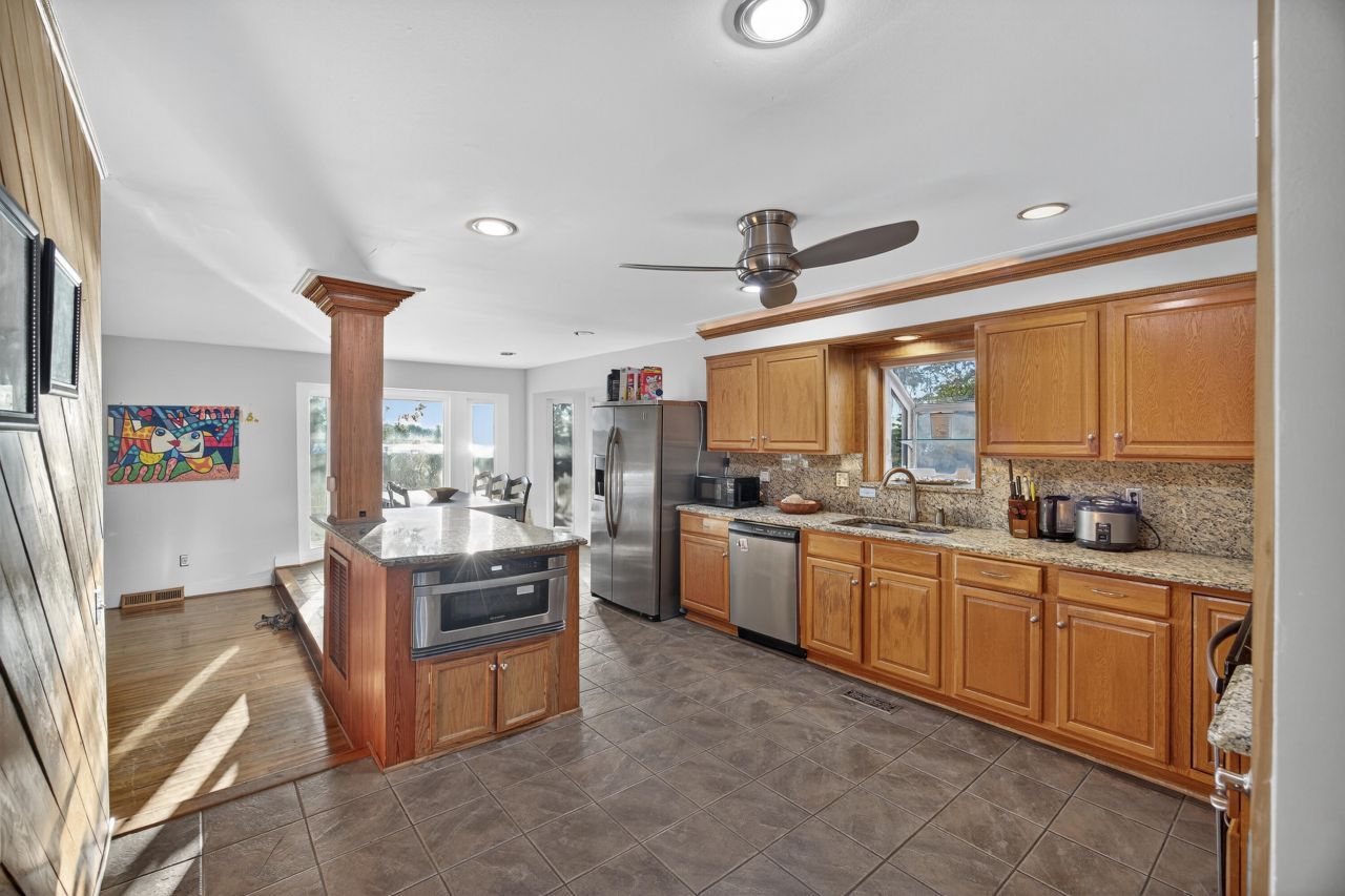 5703 St Angela Drive Photo 12