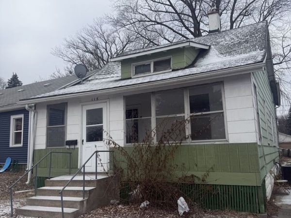 118 4th Street, Silvis, IL 61282