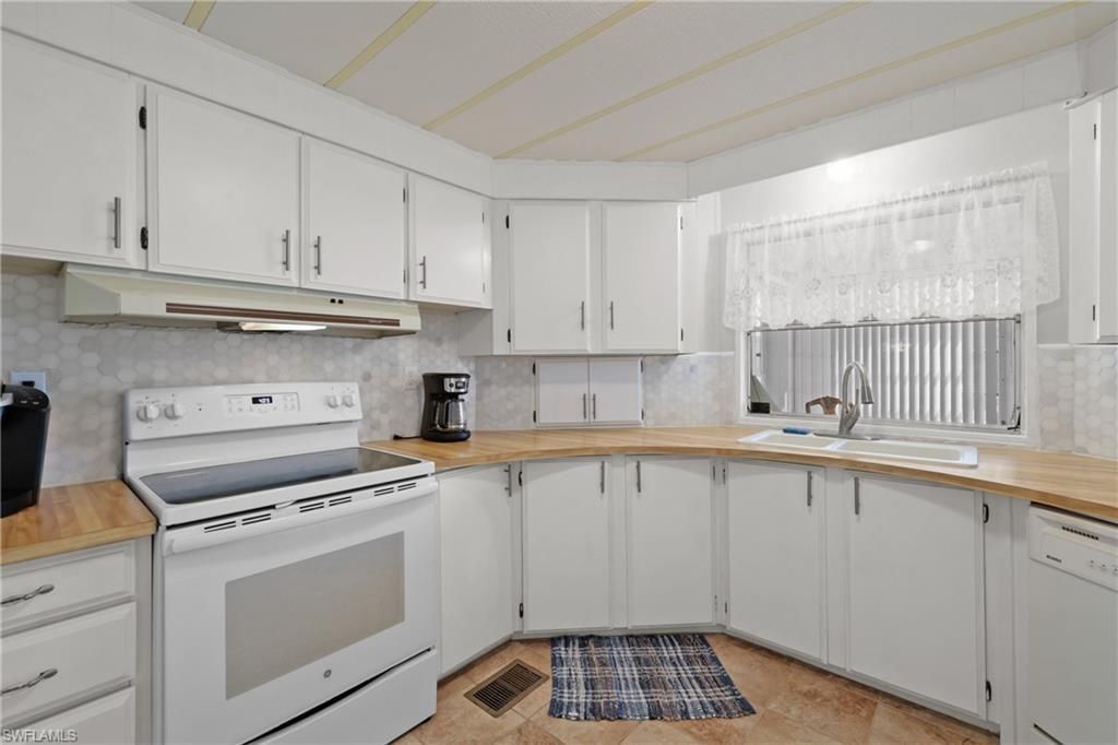 26060 Kings Rd , Bonita Springs, FL 34135 Photo