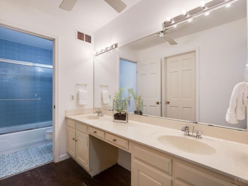 204 Brocdorf Drive, Wyoming, OH 45215 Photo 14