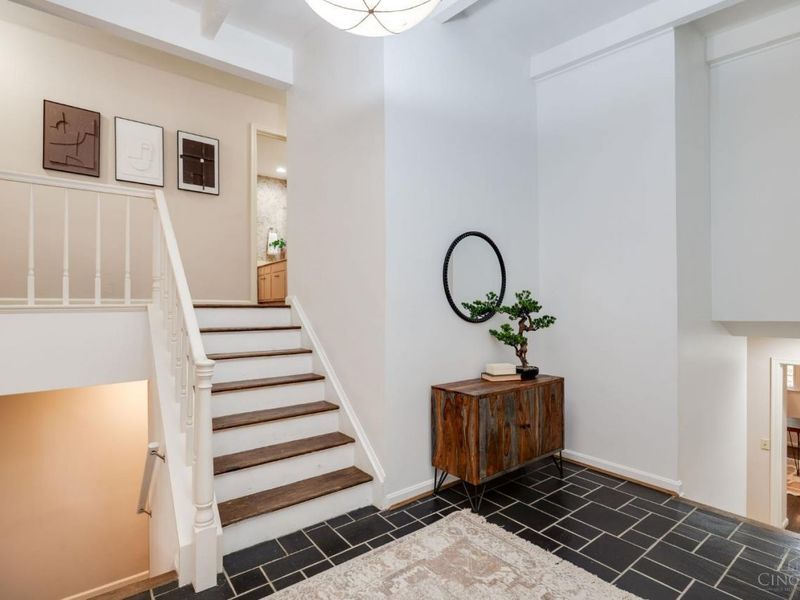 204 Brocdorf Drive, Wyoming, OH 45215 Photo 4