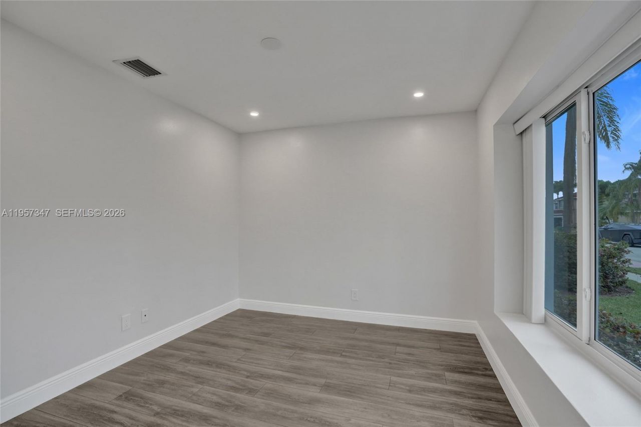 18034 SW 20th St, Miramar, FL 33029 Photo