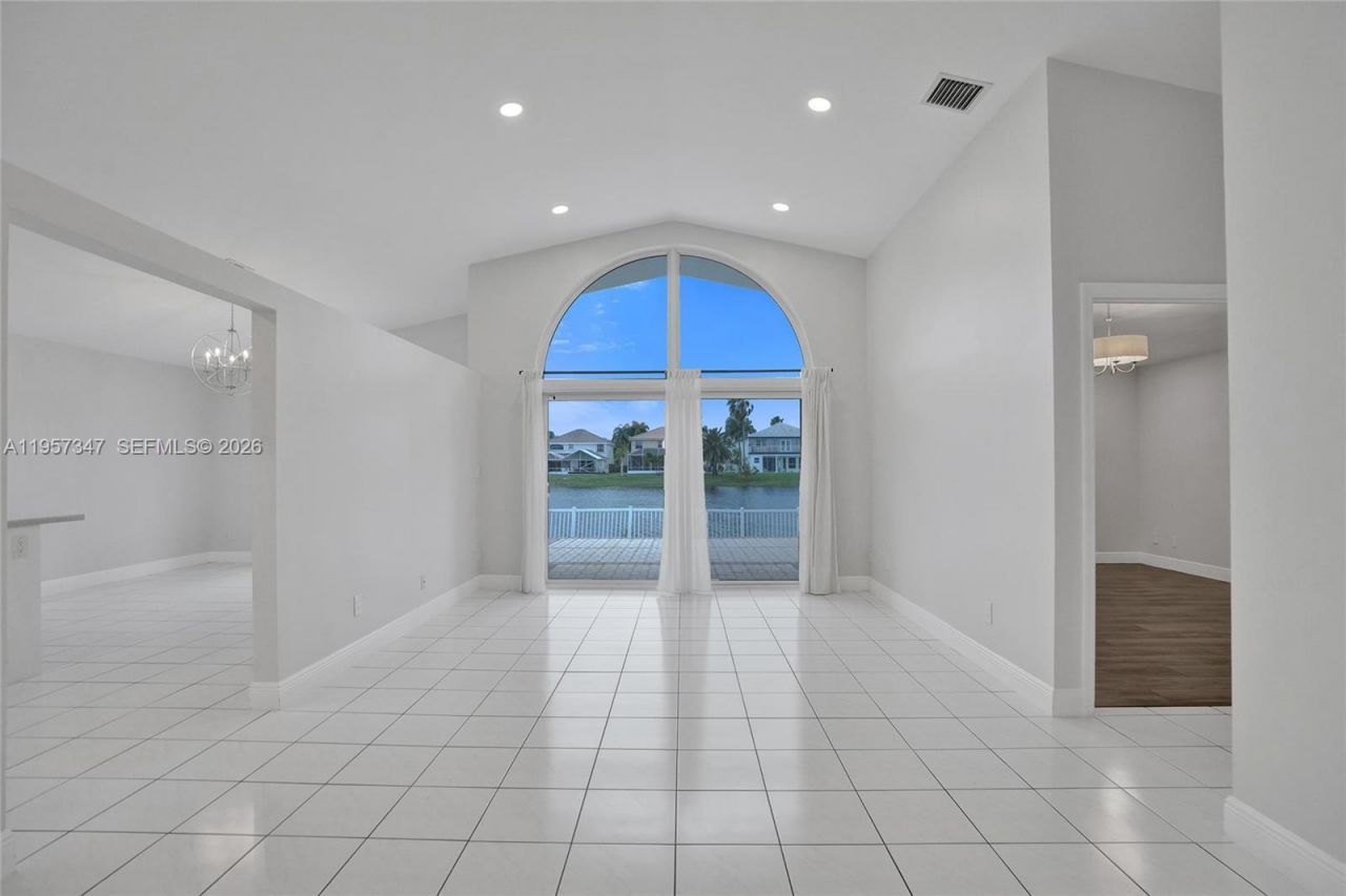 18034 SW 20th St, Miramar, FL 33029 Photo