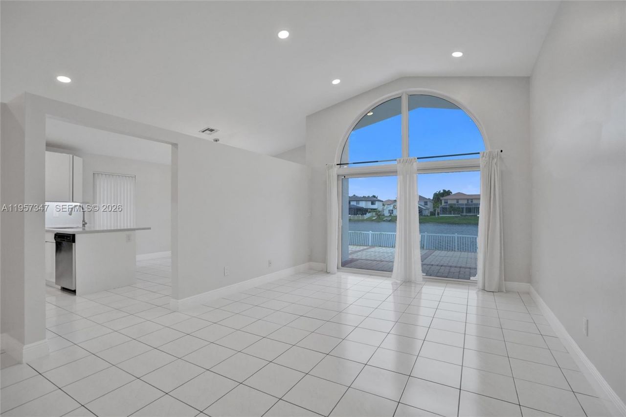 18034 SW 20th St, Miramar, FL 33029 Photo