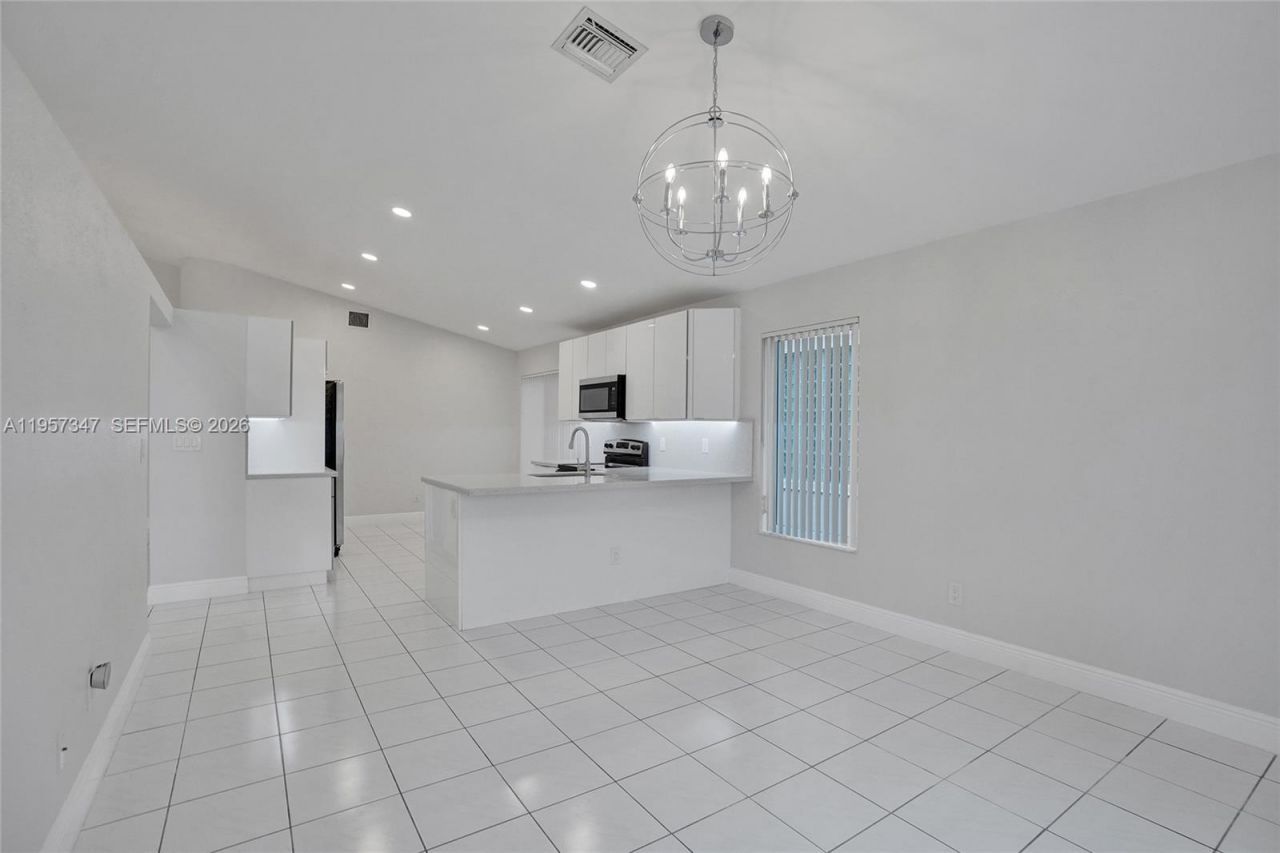 18034 SW 20th St, Miramar, FL 33029 Photo