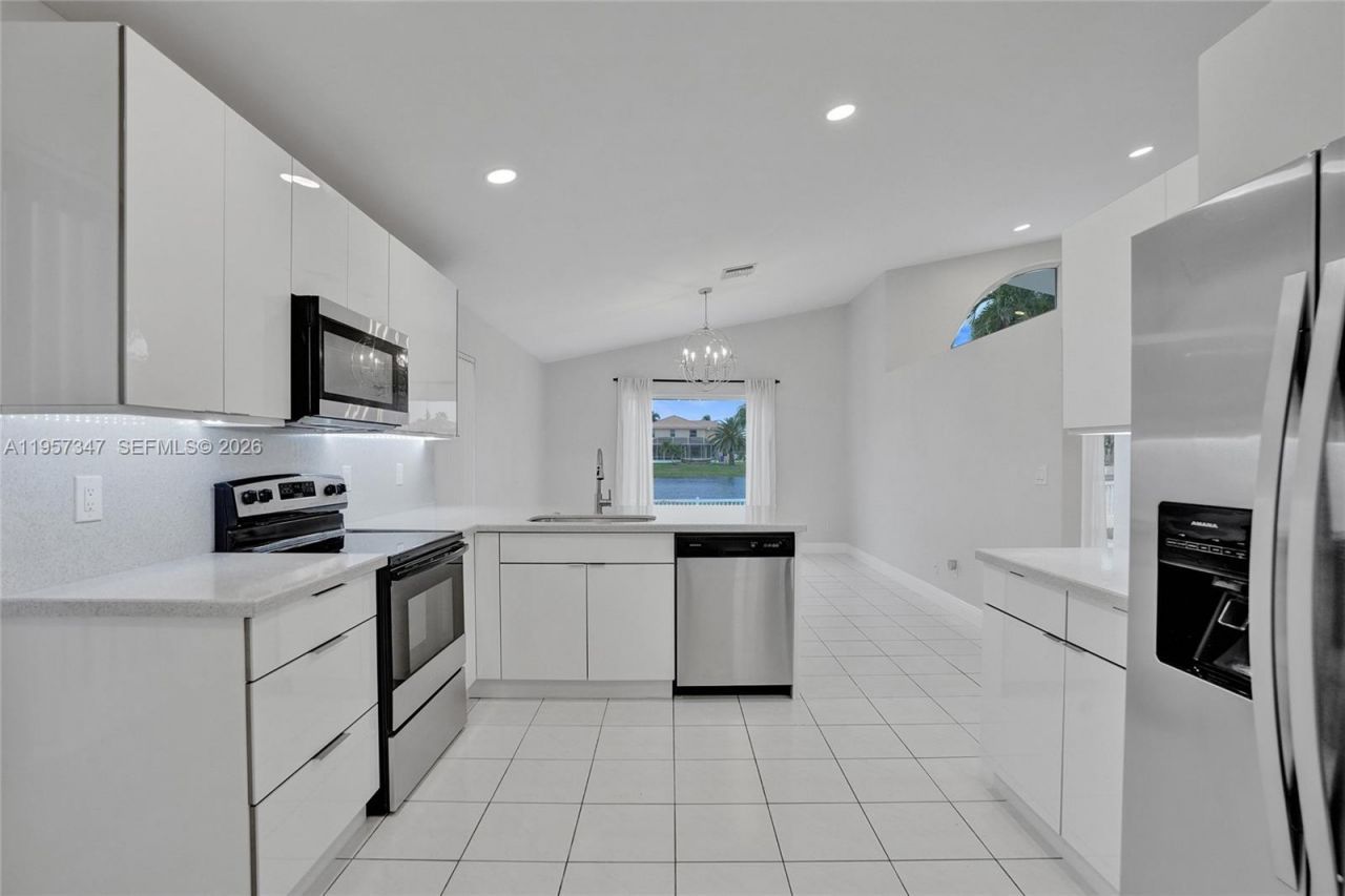 18034 SW 20th St, Miramar, FL 33029 Photo