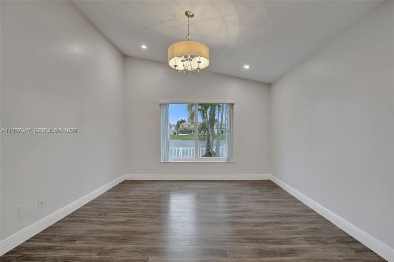 18034 SW 20th St, Miramar, FL 33029 Photo