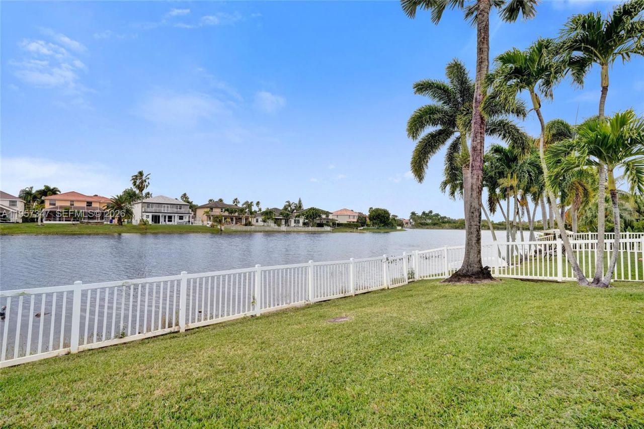 18034 SW 20th St, Miramar, FL 33029 Photo