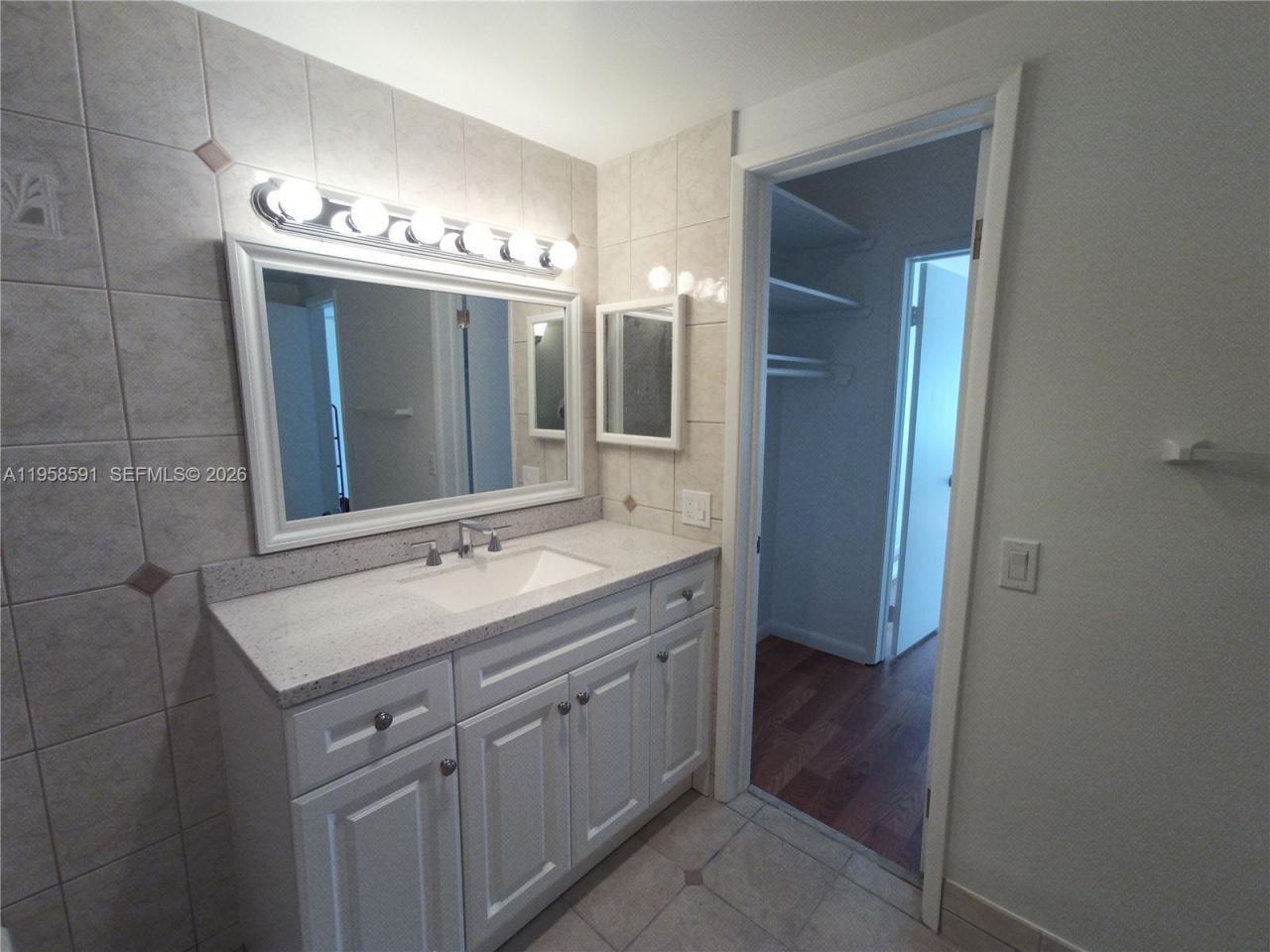 450 Golden Isles Dr , Unit 2B, Hallandale Beach, FL 33009 Photo