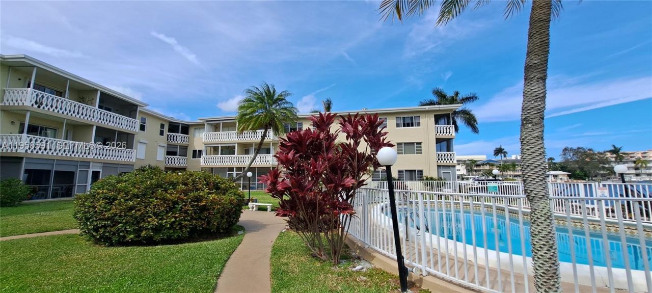 450 Golden Isles Dr , Unit 2B, Hallandale Beach, FL 33009 Photo