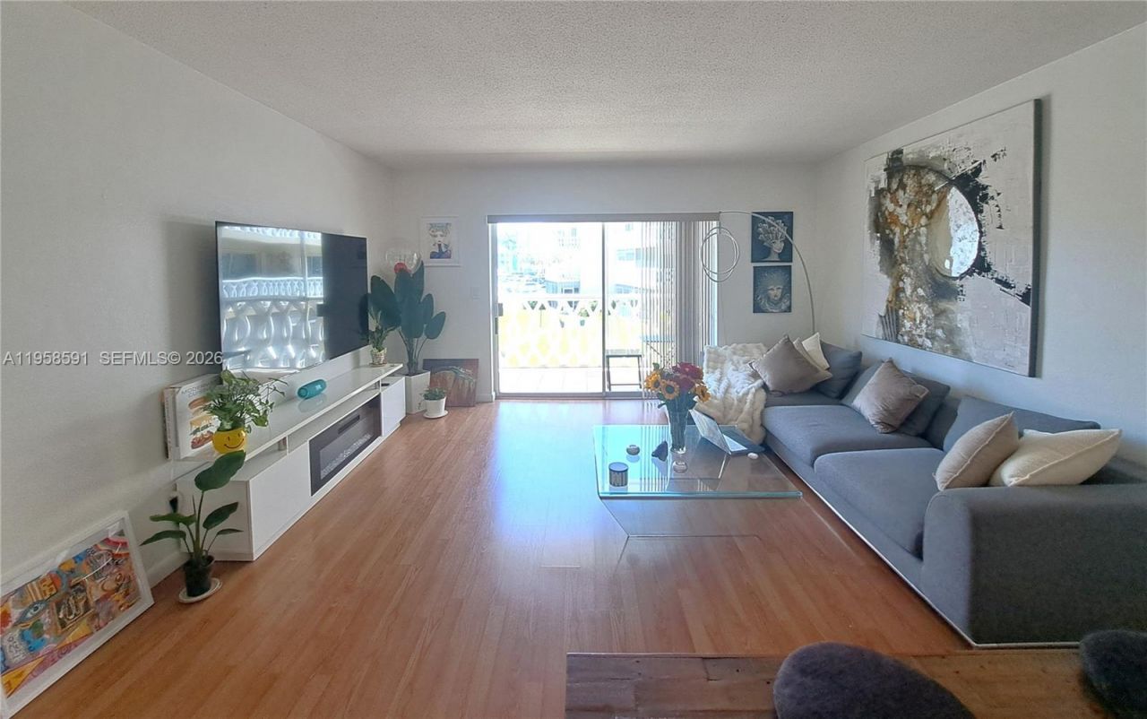 450 Golden Isles Dr , Unit 2B, Hallandale Beach, FL 33009 Photo