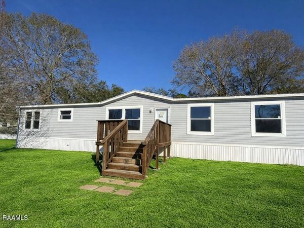 1084 Huval Street , Breaux Bridge, LA 70517