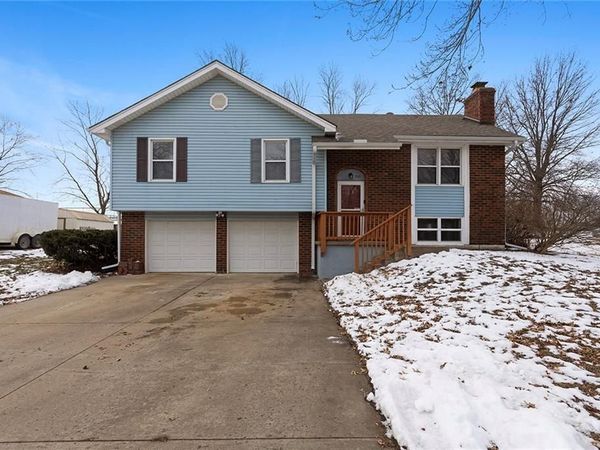 700 W McDowell Avenue, Odessa, MO 64076