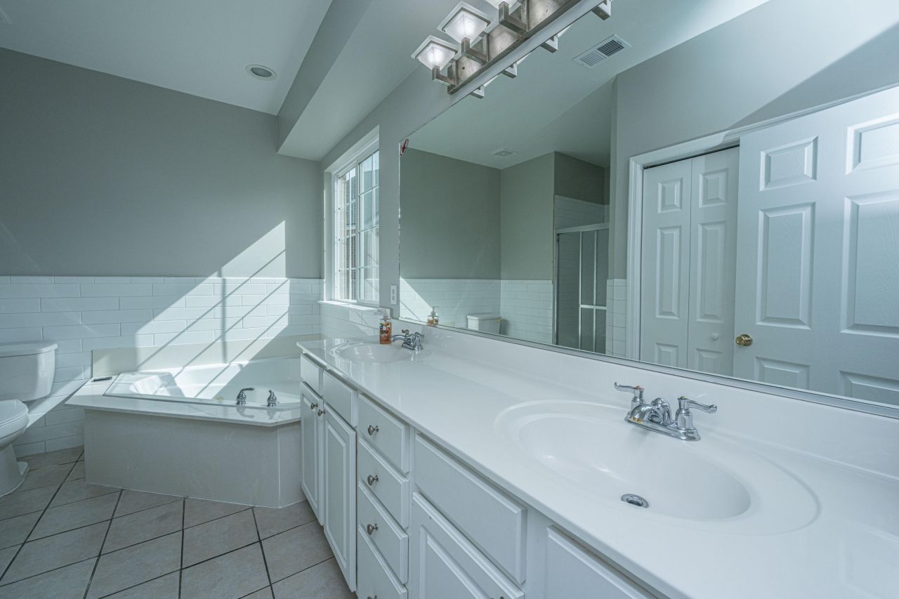 1319 Lark Lane Photo 22