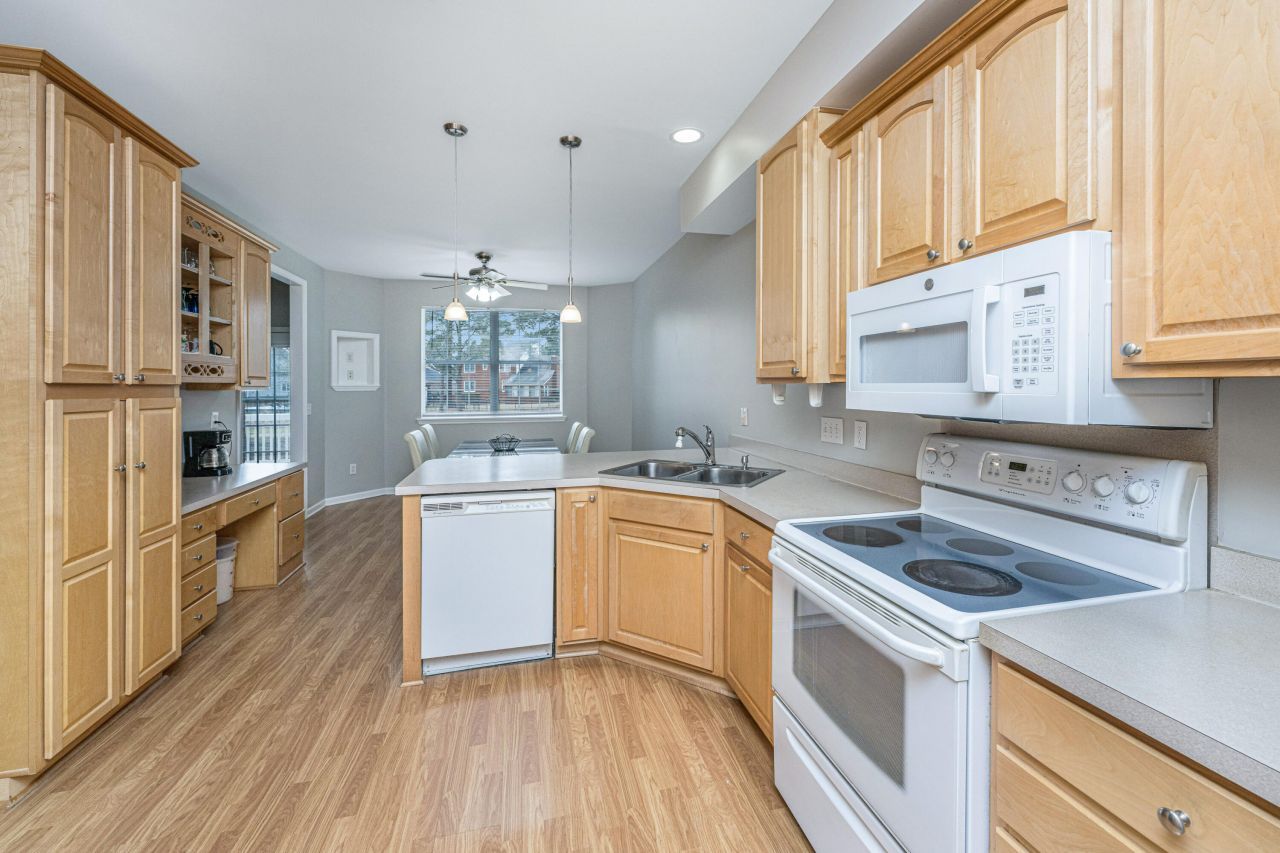 1319 Lark Lane Photo 9