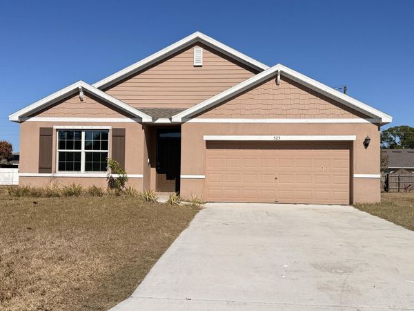 525 SW Twig Avenue, Port Saint Lucie, FL 34983