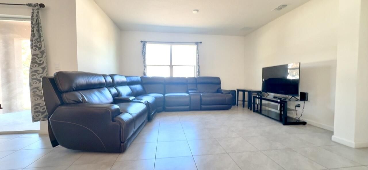 525 SW Twig Avenue, Port Saint Lucie, FL 34983 Photo