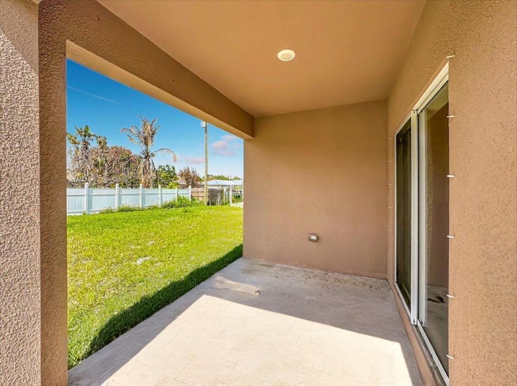 525 SW Twig Avenue, Port Saint Lucie, FL 34983 Photo
