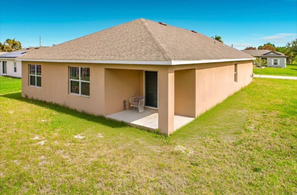 525 SW Twig Avenue, Port Saint Lucie, FL 34983 Photo