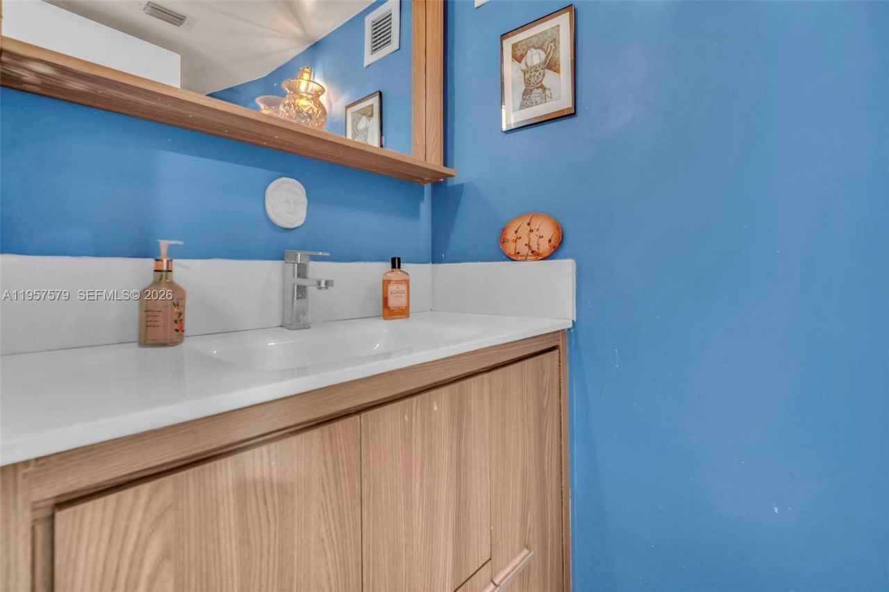 2029 N Ocean Blvd, Unit 106, Fort Lauderdale, FL 33305 Photo