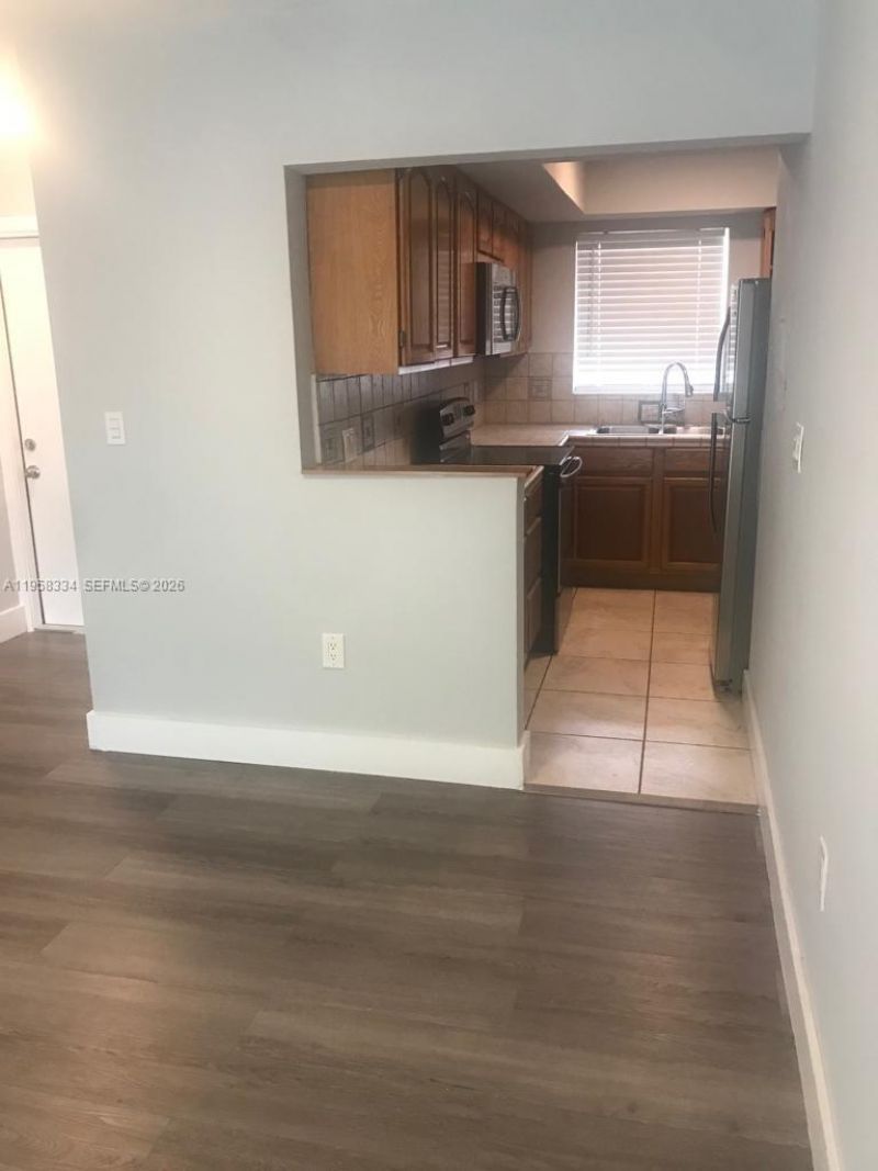 7570 SW 82nd St , Unit F209, Miami, FL 33143 Photo