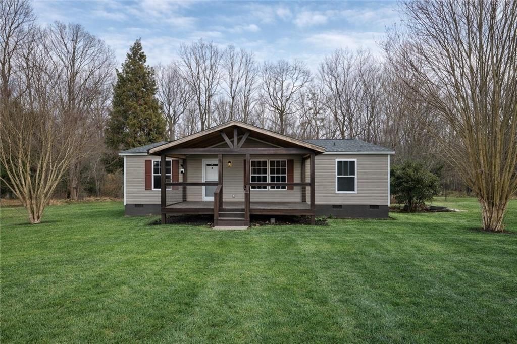 180 Cainbridge Meadows, Demorest, GA 30535 Main Photo