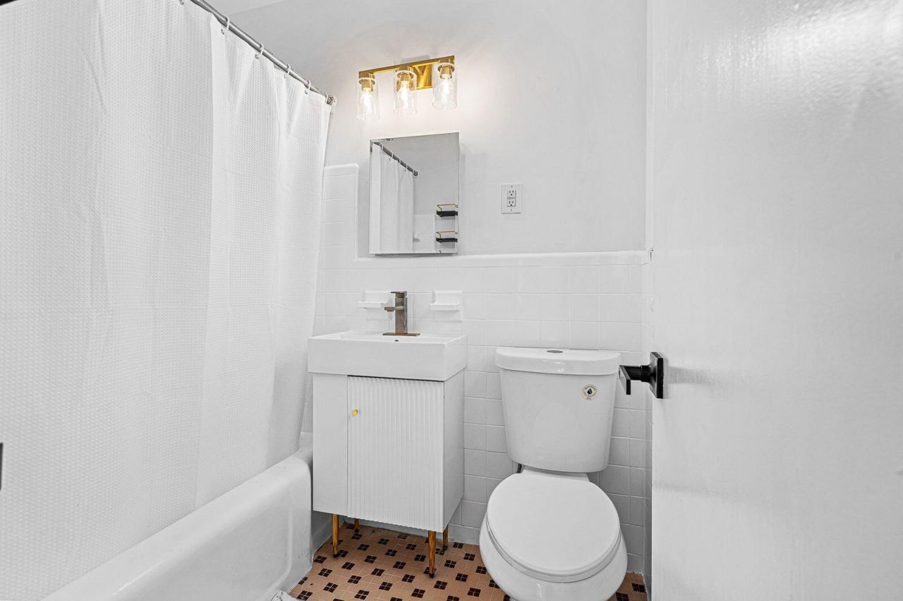 1430 NE 16th Avenue, Fort Lauderdale, FL 33304 Photo