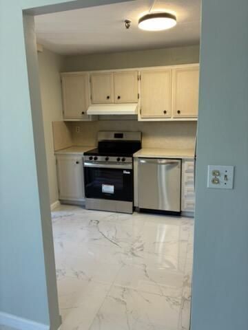 661 NE 195th Street, Unit 314, Miami, FL 33179 Photo