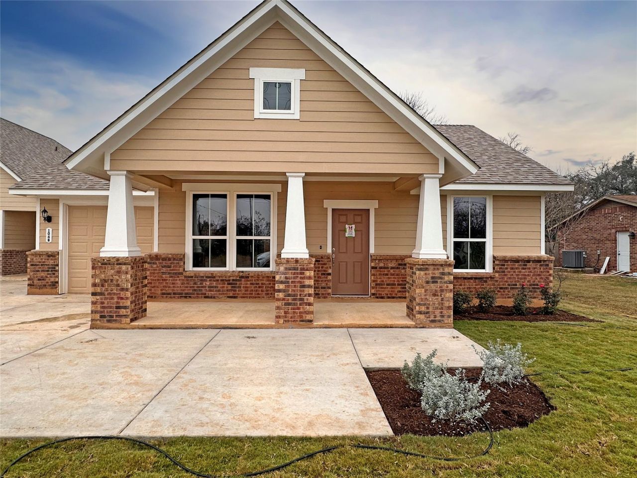 104-b Osage Dr, Leander, TX 78641 Main Photo