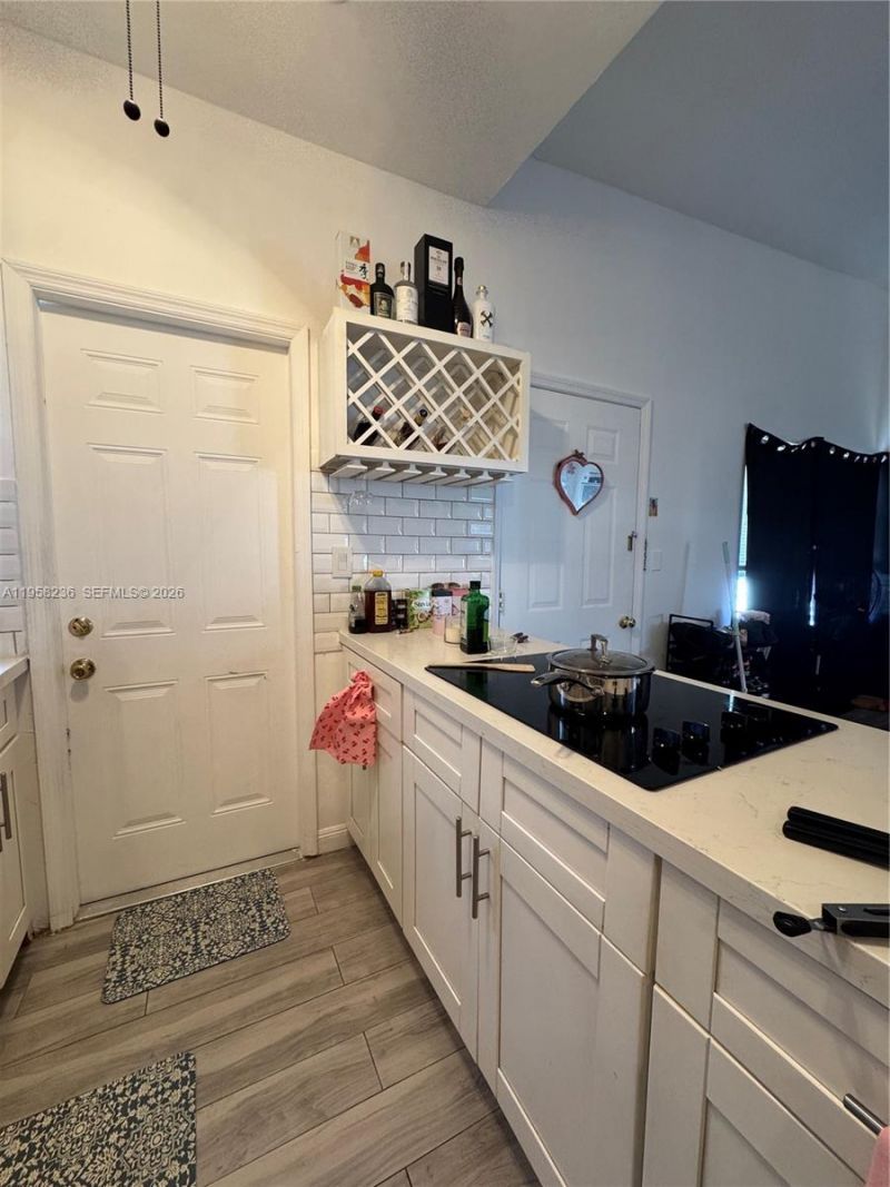 8135 Crespi Blvd, Miami Beach, FL 33141 Photo