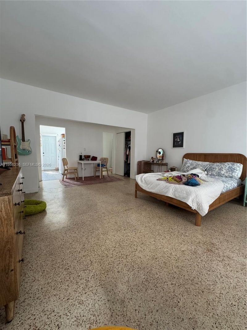 8135 Crespi Blvd, Miami Beach, FL 33141 Photo