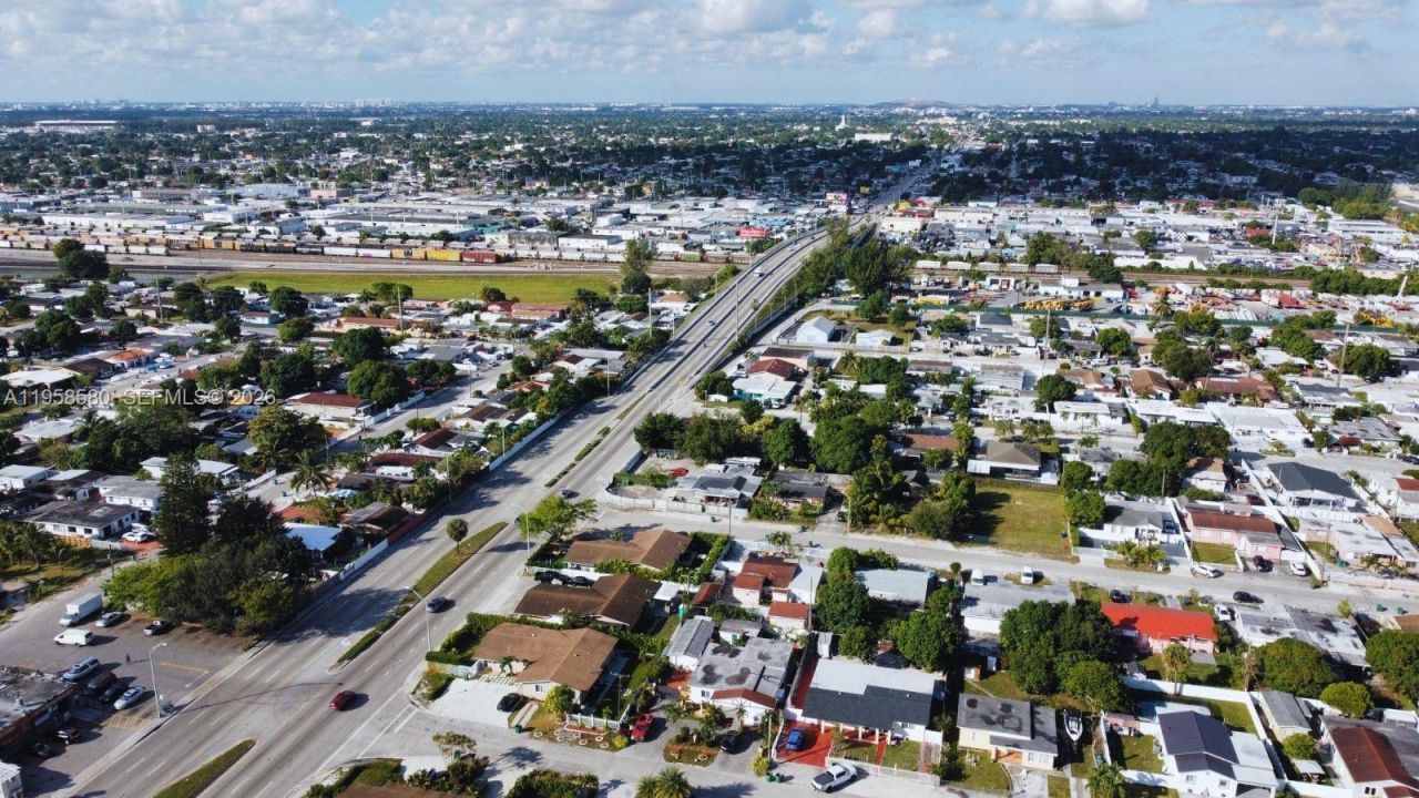 3575 NW 103rd St, Miami, FL 33147 Photo