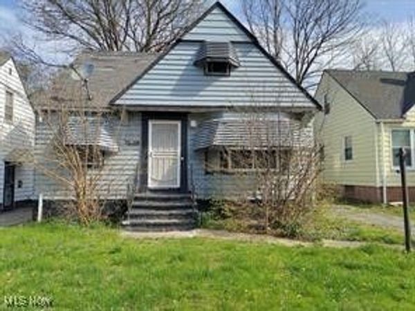 15915 Cloverside Avenue, Cleveland, OH 44128