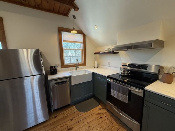 131 School St, Unit 2R, North Brookfield, MA 01535