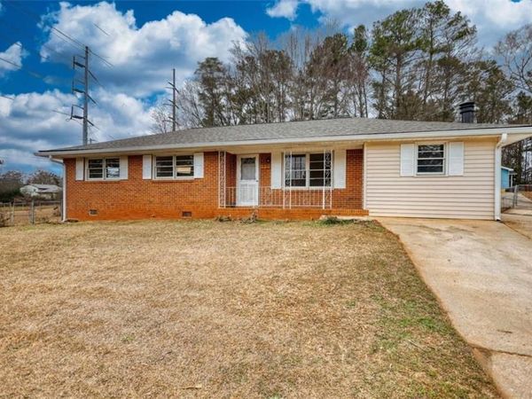 1924 Mural Circle, Morrow, GA 30260