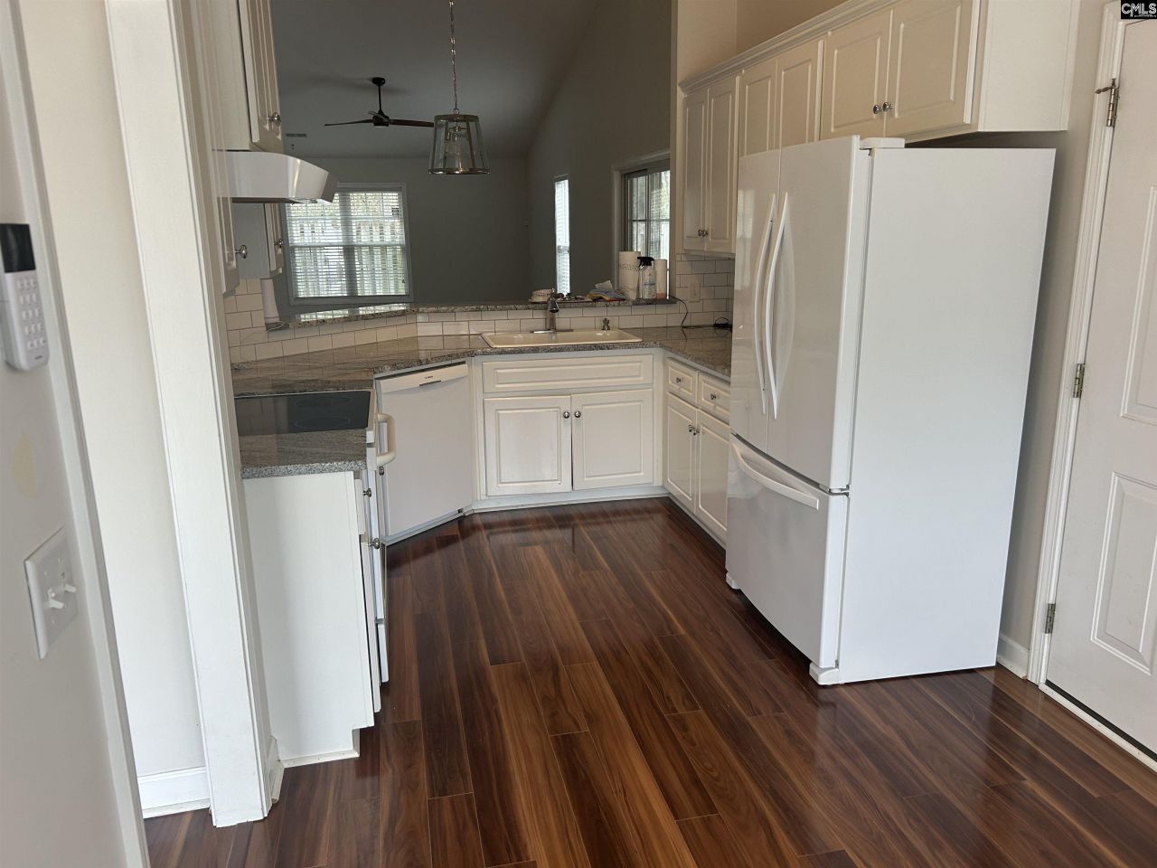 109 Park Meadow Drive Photo 6