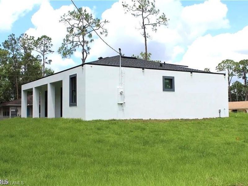 3306 E 2nd St, Lehigh Acres, FL 33936 Photo