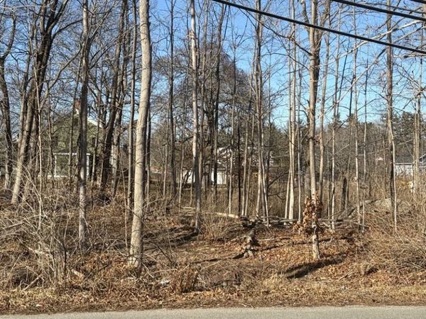 2 True Rd, Salisbury, MA 01952