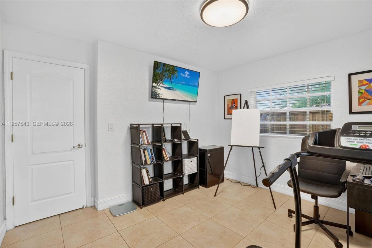 3427 NW 196th Ln, Miami Gardens, FL 33056 Photo